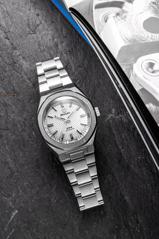 Nivada Grenchen F77 MK 2 White NoDate 68046A77