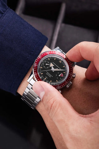 Nivada Grenchen Chronomaster Broad Arrow Inter Bezel 86056M - Stahlboden