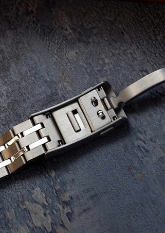 Second Hour Gin Clear MK II - Ripple Red