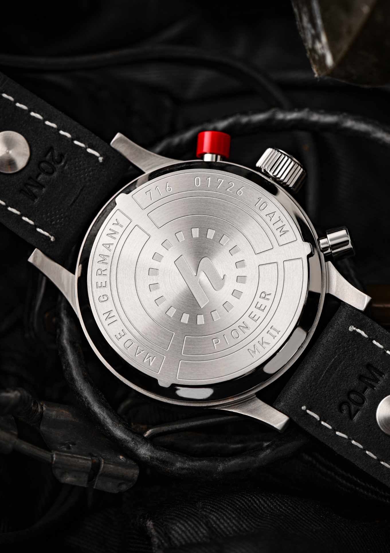 Hanhart Pioneer MK II Reverse Panda – chronofactum.com