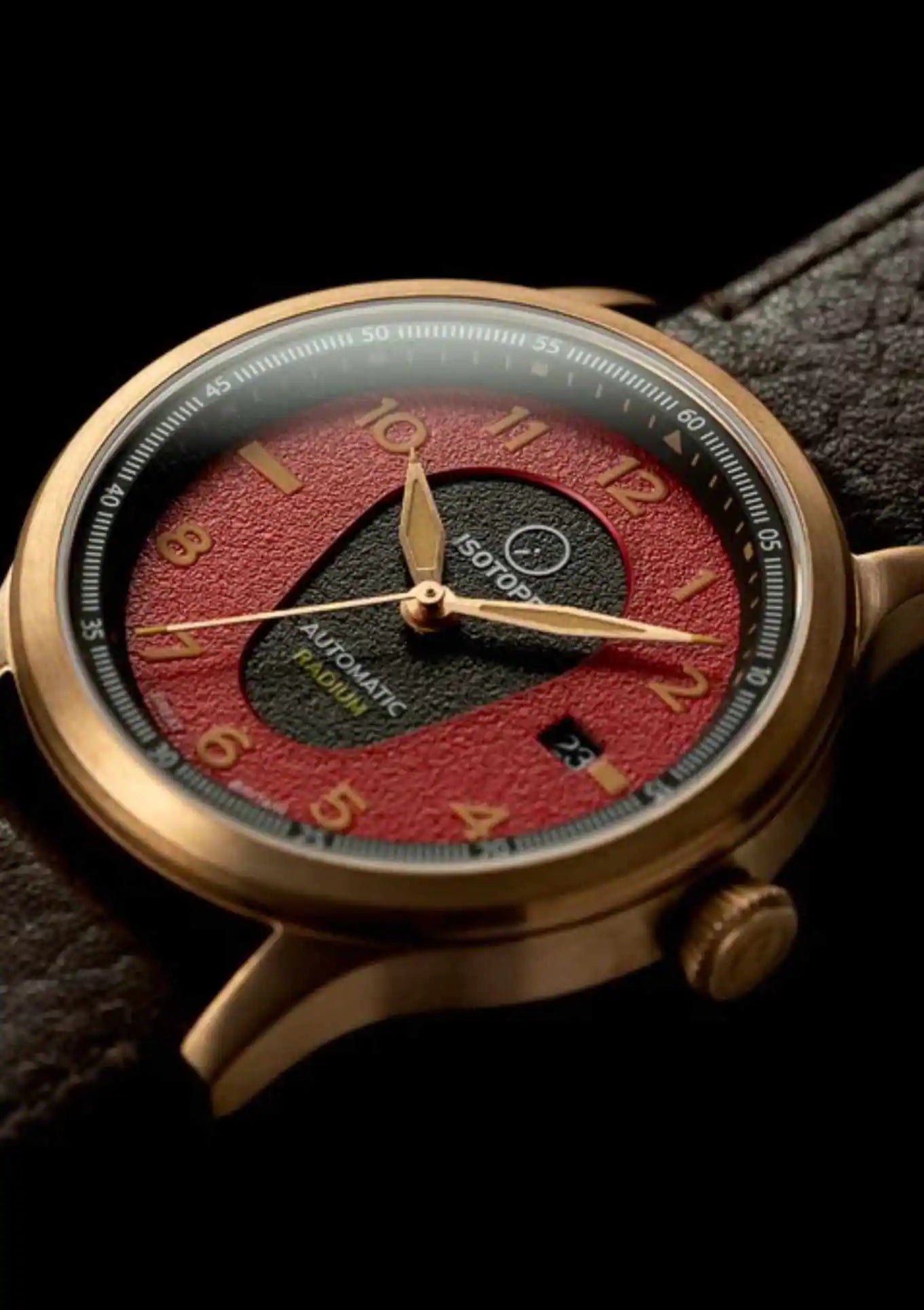 Isotope Old Radium Bronze Pilot Ox Blood Red – chronofactum.com