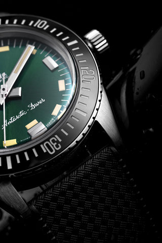 Nivada Grenchen Antarctic Diver Green - No Date - 32059A